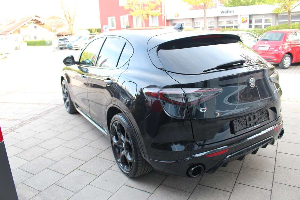 Alfa Romeo Stelvio - Imagem 4