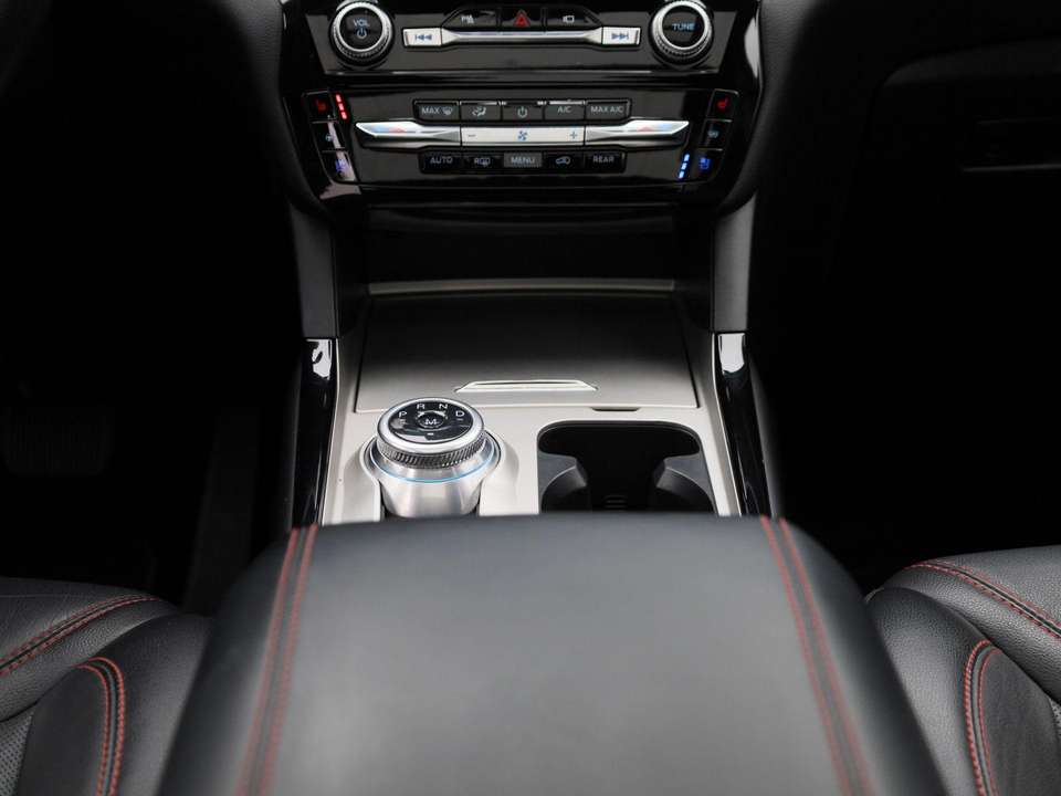 Ford Explorer - Imagem 10