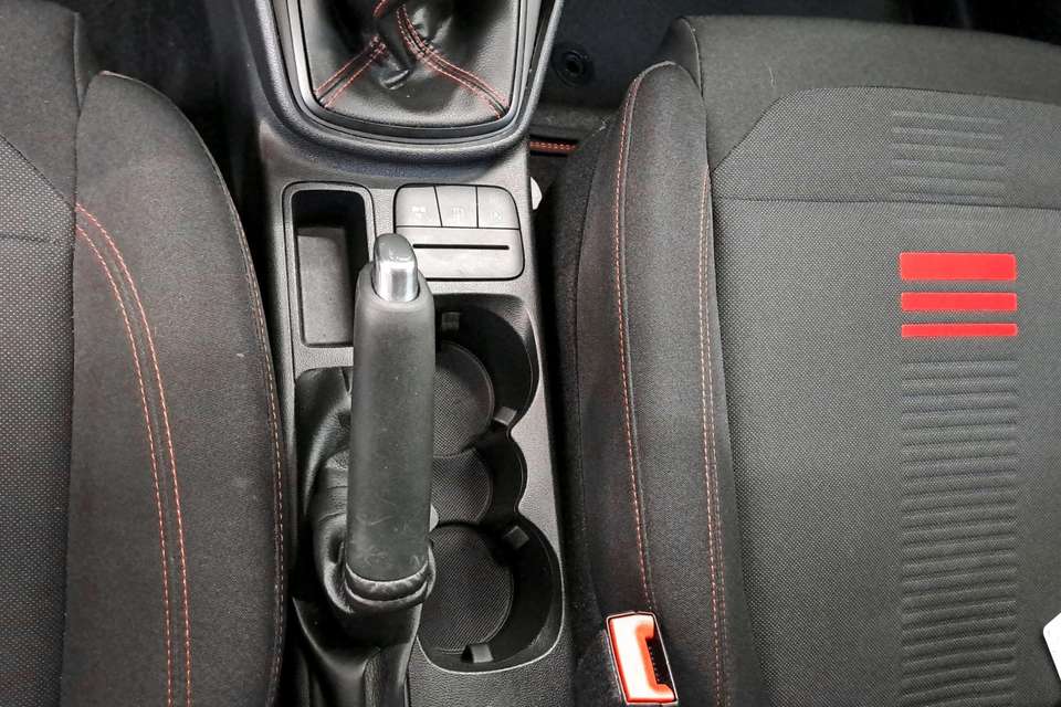 Ford Fiesta - Imagem 9