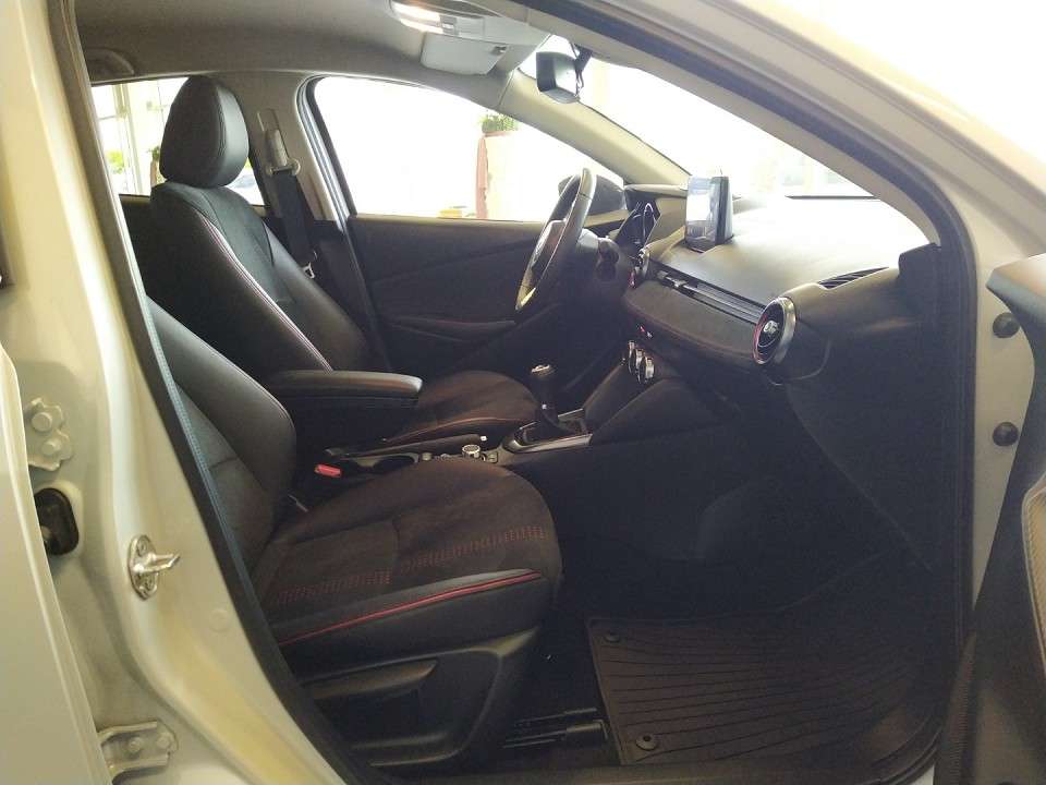 Mazda 2 - Imagem 7