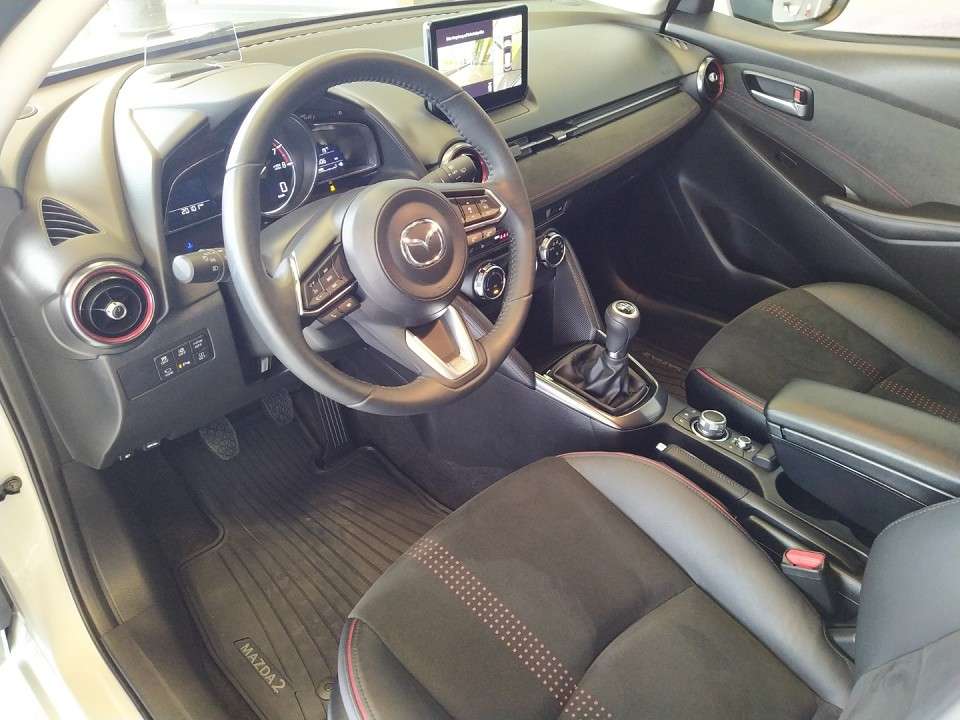 Mazda 2 - Imagem 11