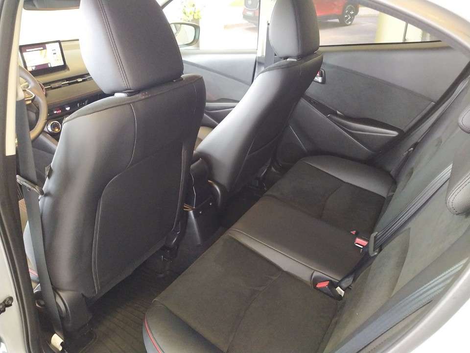 Mazda 2 - Imagem 12