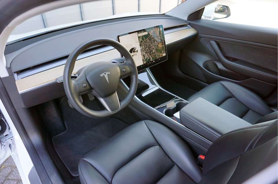 Tesla Model 3 - Imagem 3