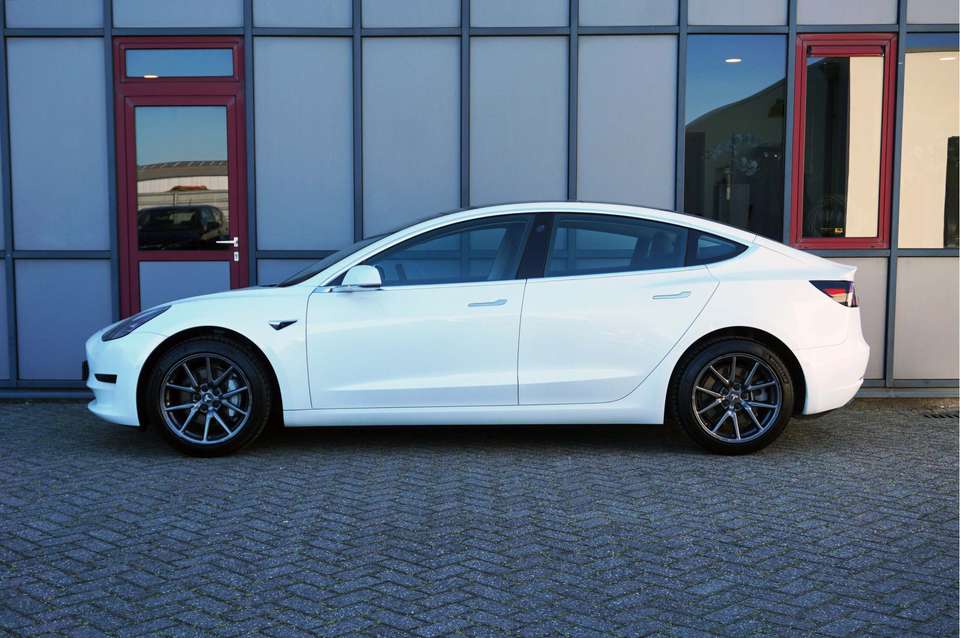 Tesla Model 3 - Imagem 6