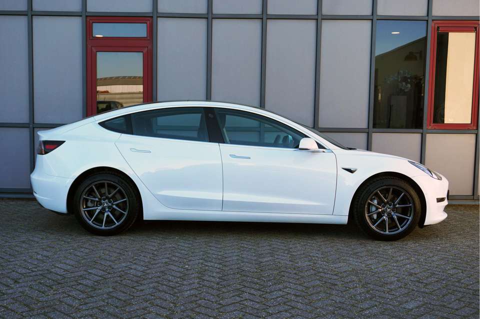 Tesla Model 3 - Imagem 7