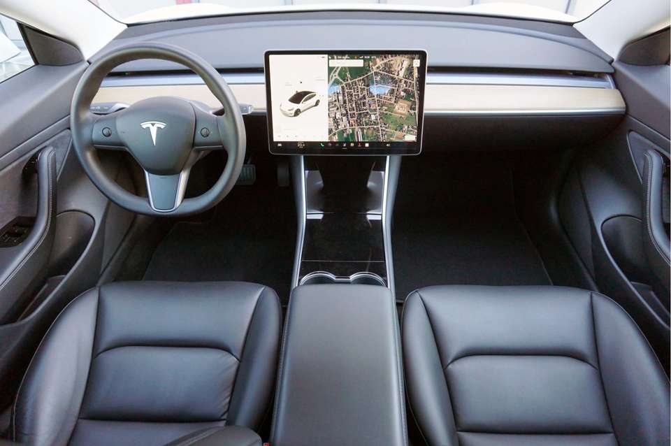 Tesla Model 3 - Imagem 8