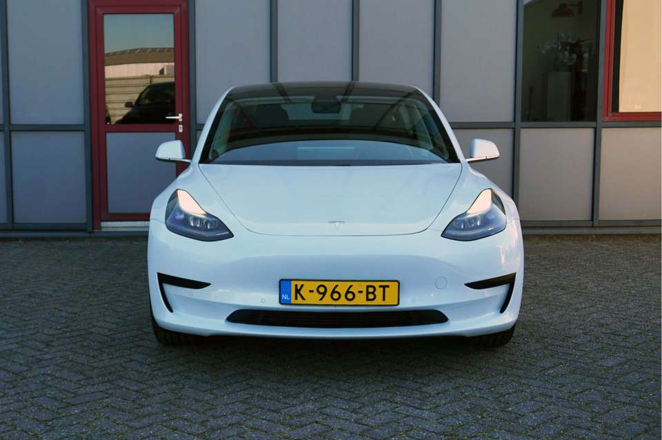 Tesla Model 3 - Imagem 13