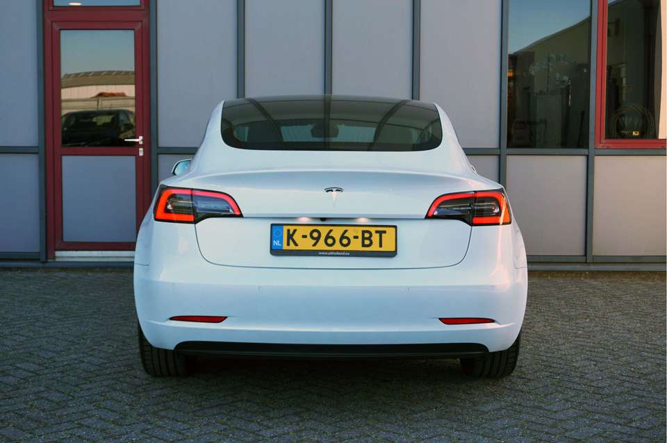 Tesla Model 3 - Imagem 14