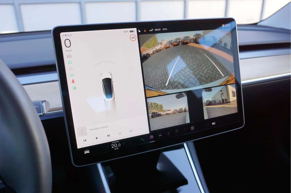 Tesla Model 3 - Imagem 17