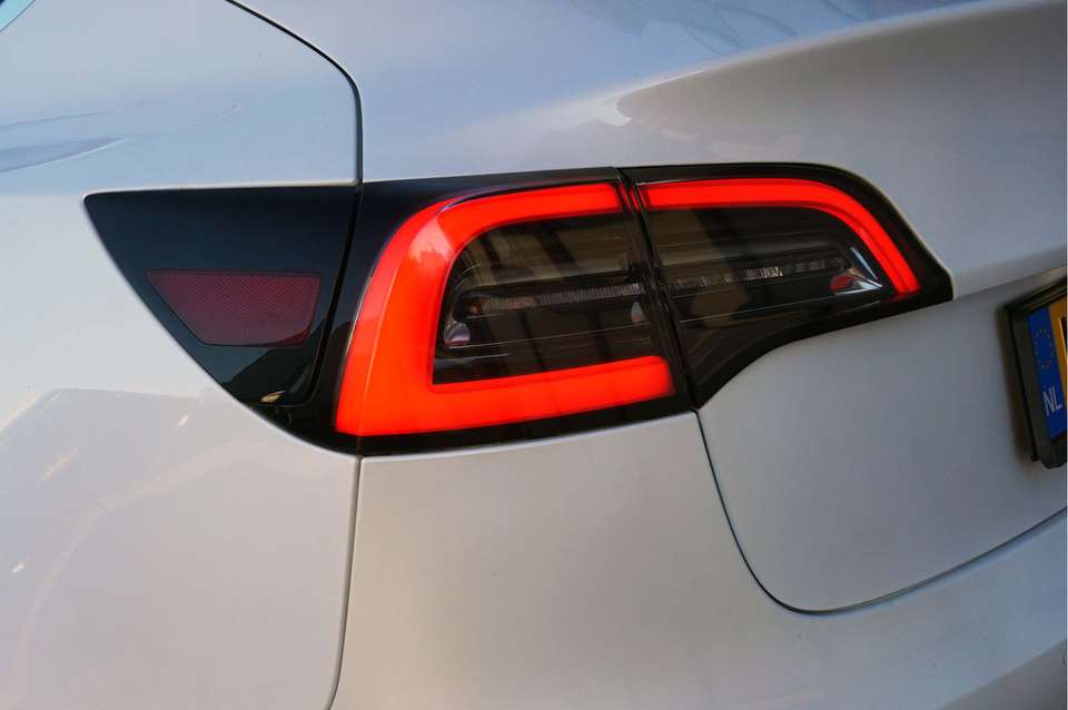 Tesla Model 3 - Imagem 20