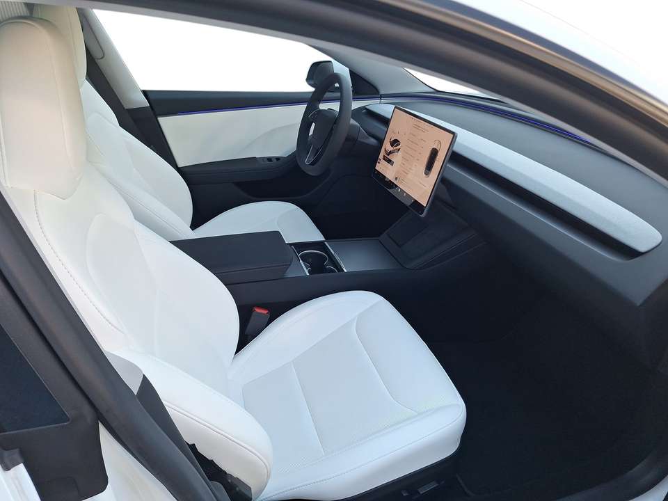 Tesla Model 3 - Imagem 14