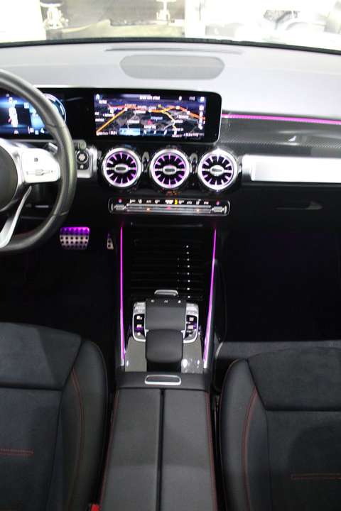 Mercedes-Benz GLB 250 - Imagem 6