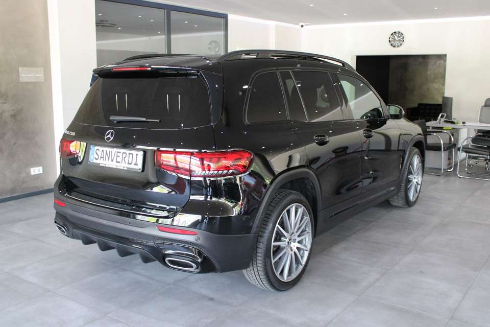 Mercedes-Benz GLB 250 - Imagem 14