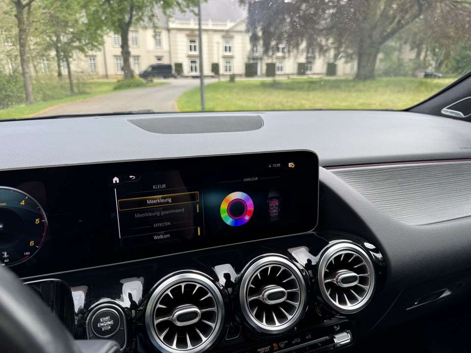 Mercedes-Benz B 220 - Imagem 11