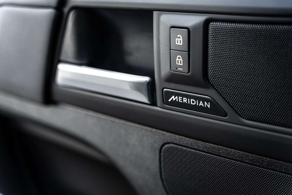 Land Rover Defender - Imagem 10