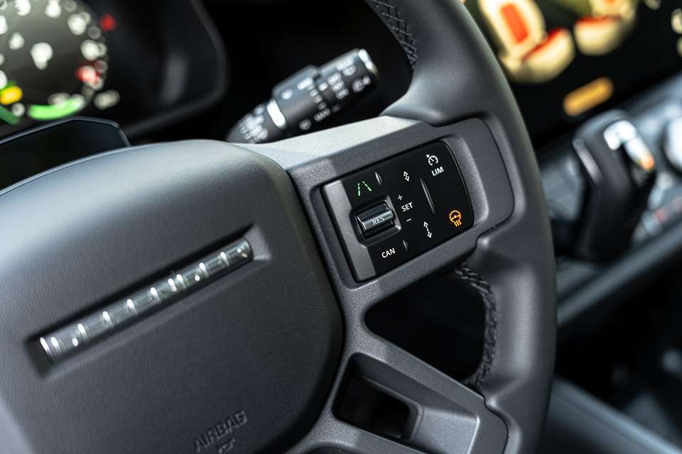 Land Rover Defender - Imagem 11