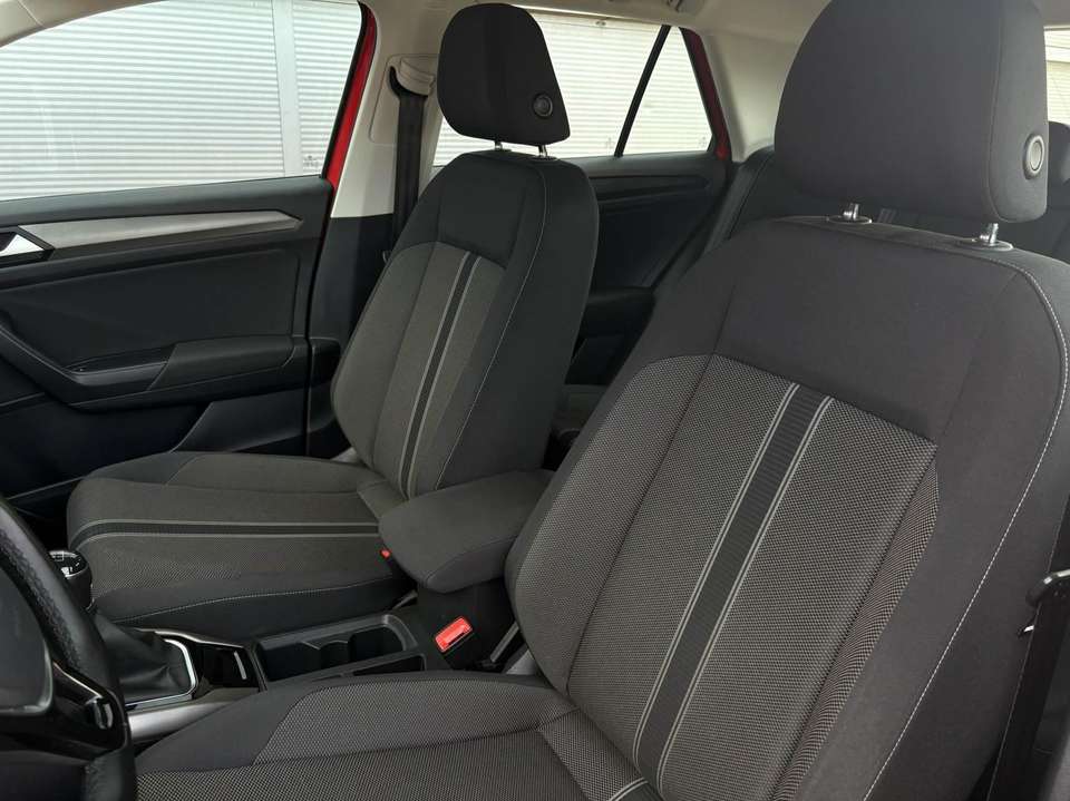 Volkswagen T-Roc - Imagem 4