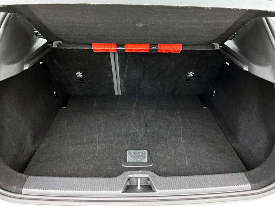 Volvo EX30 - Imagem 13