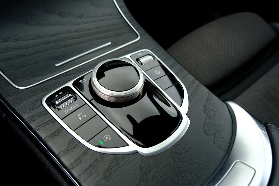 Mercedes-Benz C 180 - Imagem 19