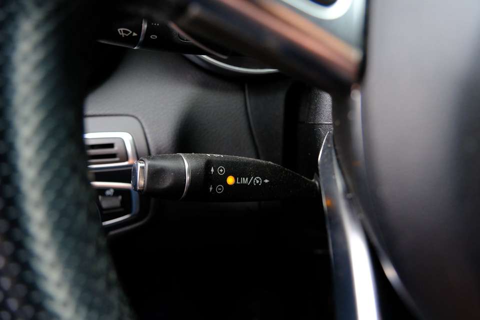 Mercedes-Benz C 180 - Imagem 20