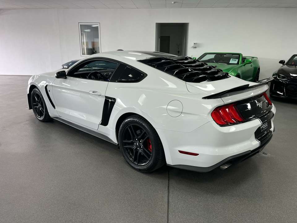 Ford Mustang - Imagem 7