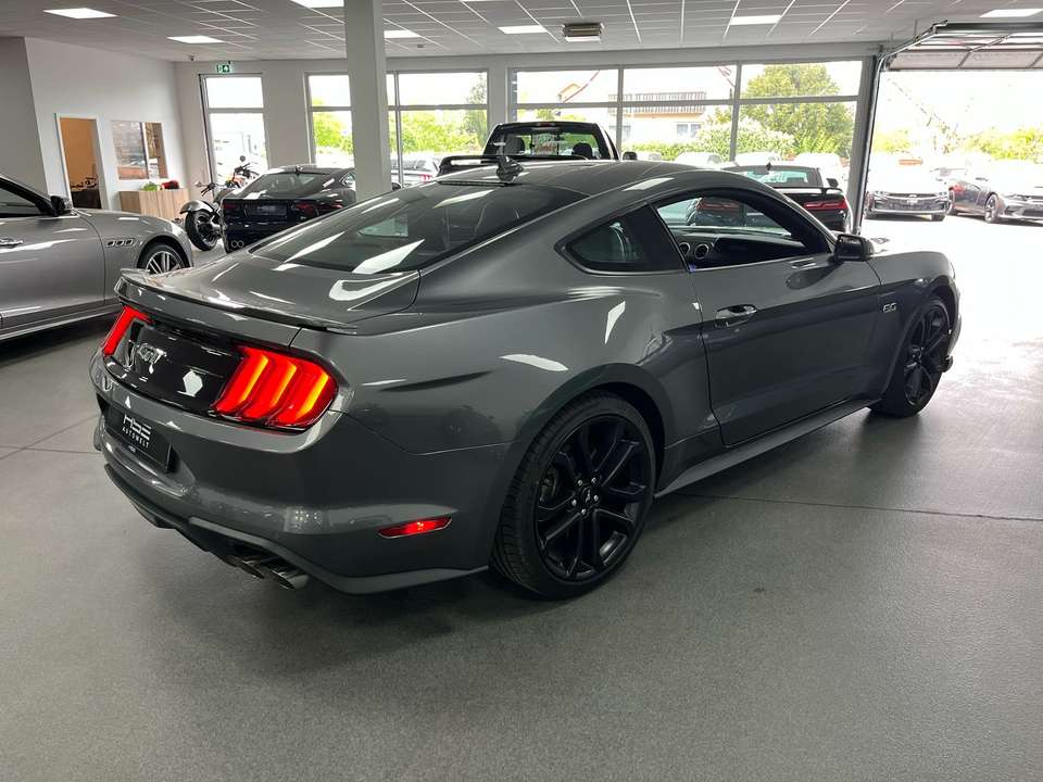 Ford Mustang - Imagem 9
