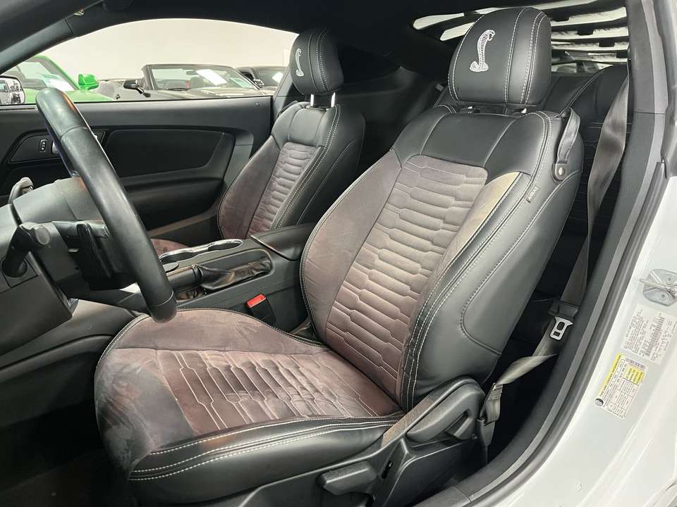Ford Mustang - Imagem 11