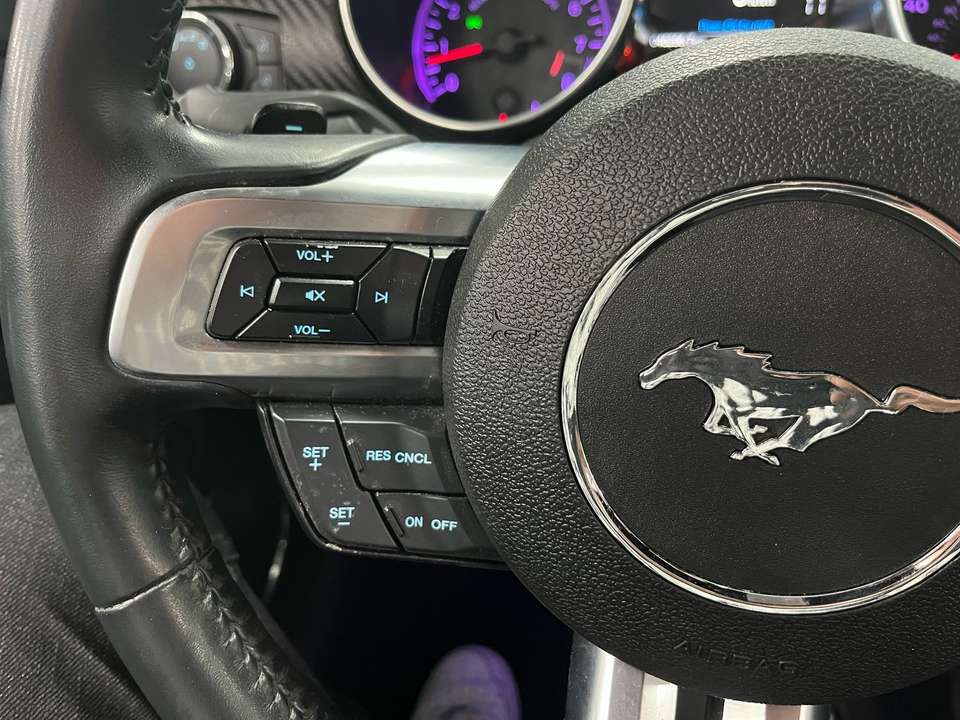 Ford Mustang - Imagem 15