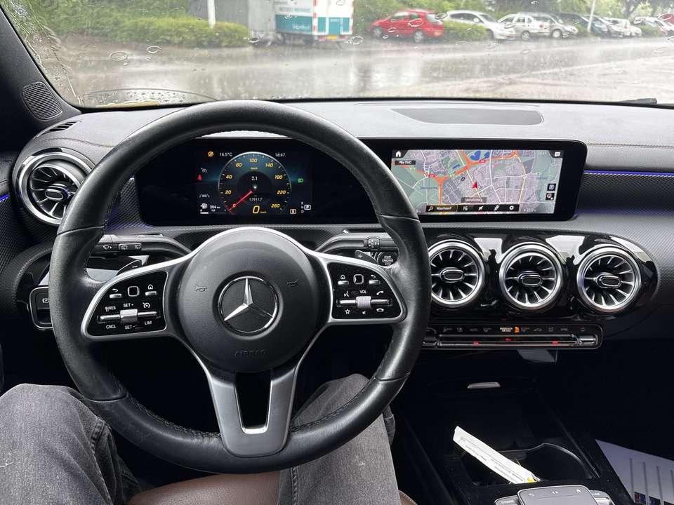 Mercedes-Benz CLA 180 - Imagem 9
