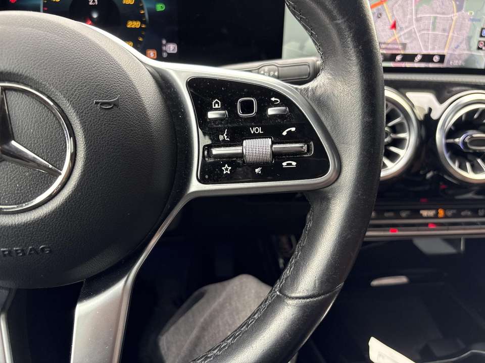 Mercedes-Benz CLA 180 - Imagem 11