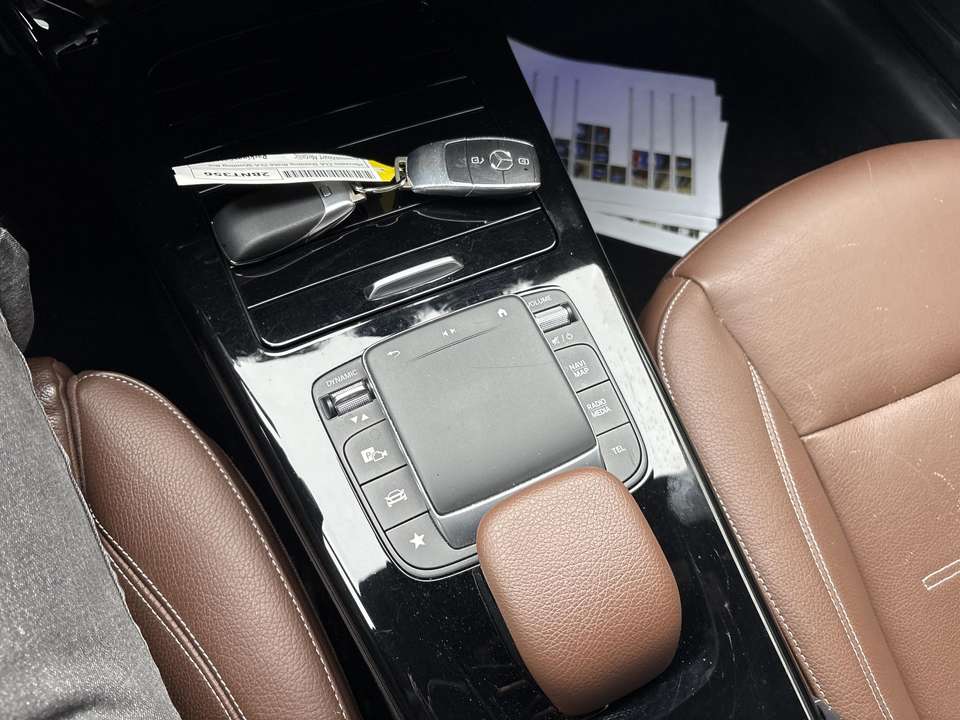 Mercedes-Benz CLA 180 - Imagem 14