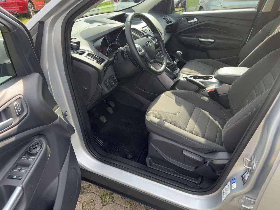 Ford Kuga - Imagem 10