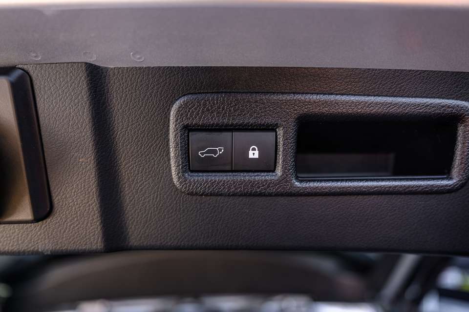 Lexus NX 300h - Imagem 13