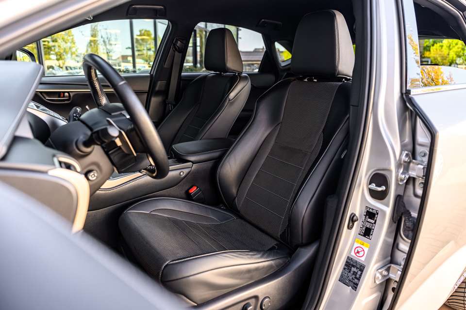 Lexus NX 300h - Imagem 16