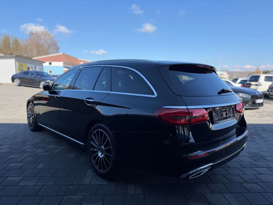Mercedes-Benz E 220 - Imagem 5