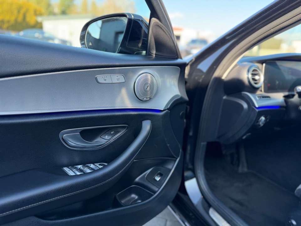 Mercedes-Benz E 220 - Imagem 12