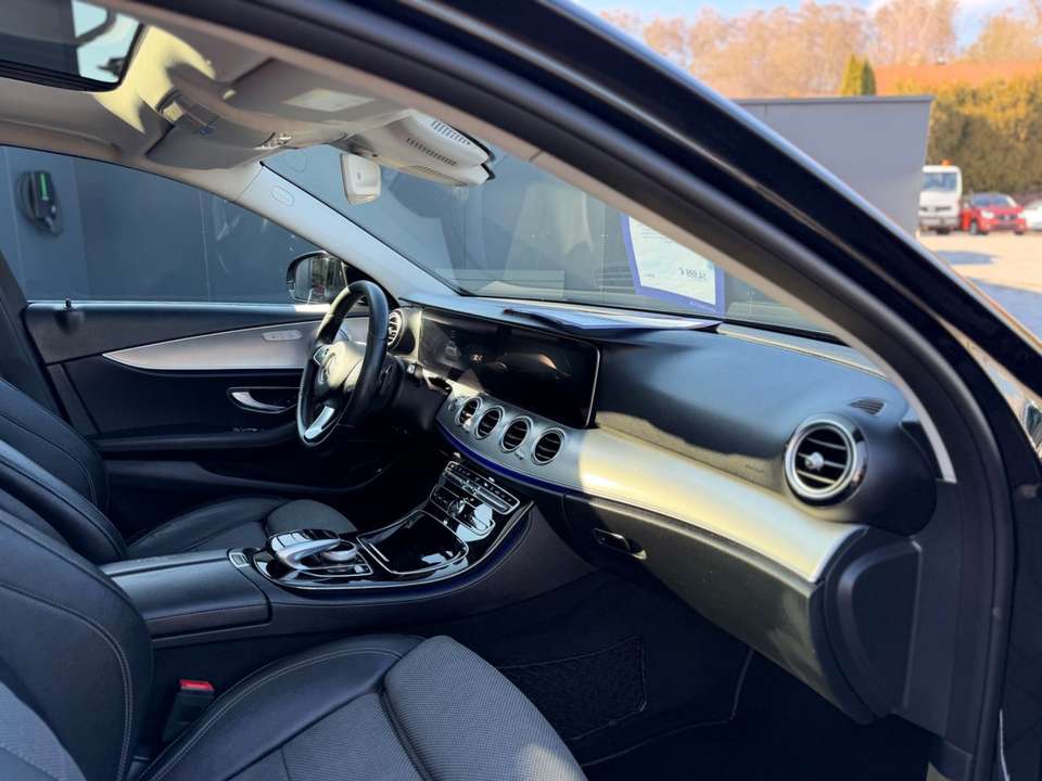 Mercedes-Benz E 220 - Imagem 13