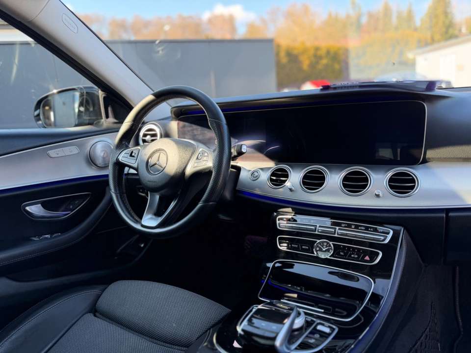 Mercedes-Benz E 220 - Imagem 15