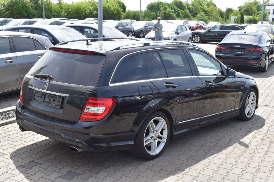 Mercedes-Benz C 300 - Imagem 4
