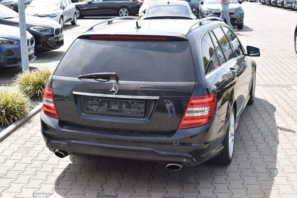 Mercedes-Benz C 300 - Imagem 5