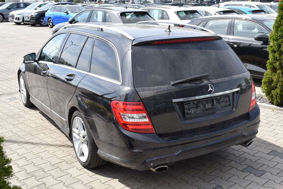 Mercedes-Benz C 300 - Imagem 6