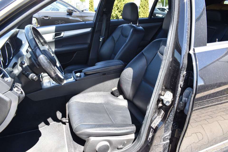 Mercedes-Benz C 300 - Imagem 7