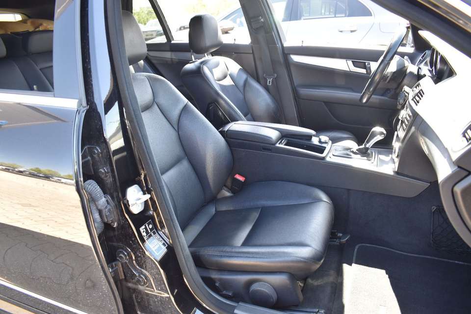 Mercedes-Benz C 300 - Imagem 8