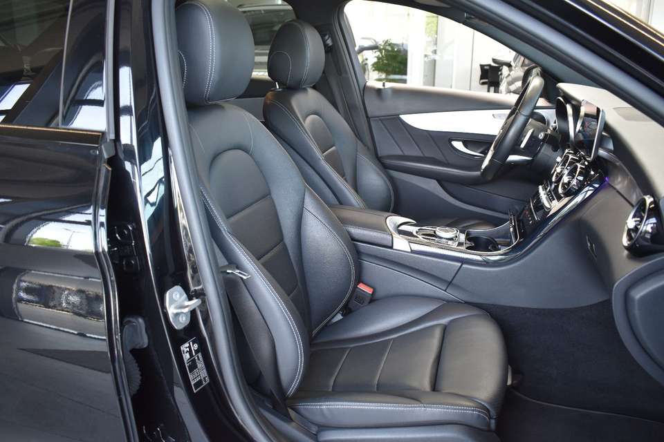Mercedes-Benz C 300 - Imagem 9