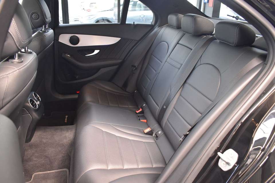 Mercedes-Benz C 300 - Imagem 11
