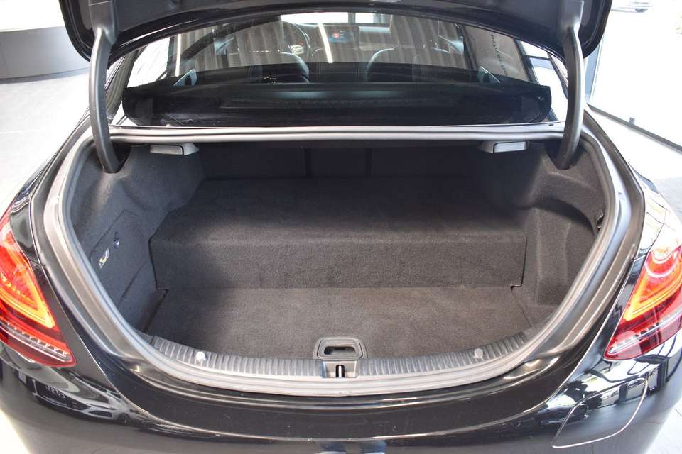 Mercedes-Benz C 300 - Imagem 12