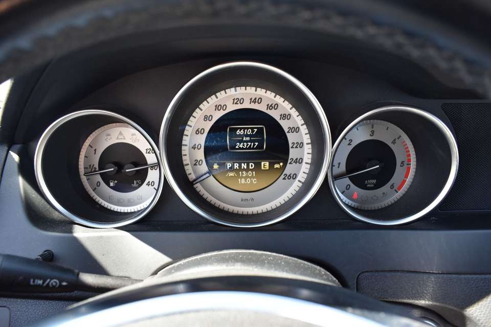 Mercedes-Benz C 300 - Imagem 14