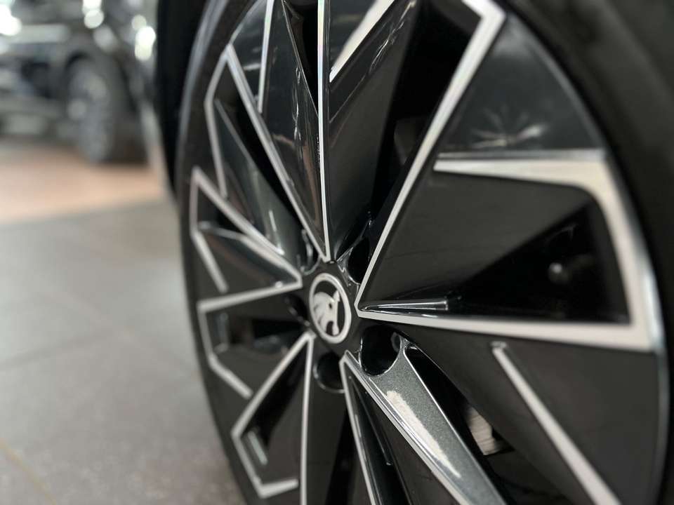 Skoda Superb - Imagem 13