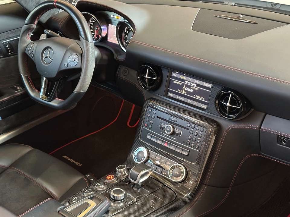Mercedes-Benz SLS - Imagem 8