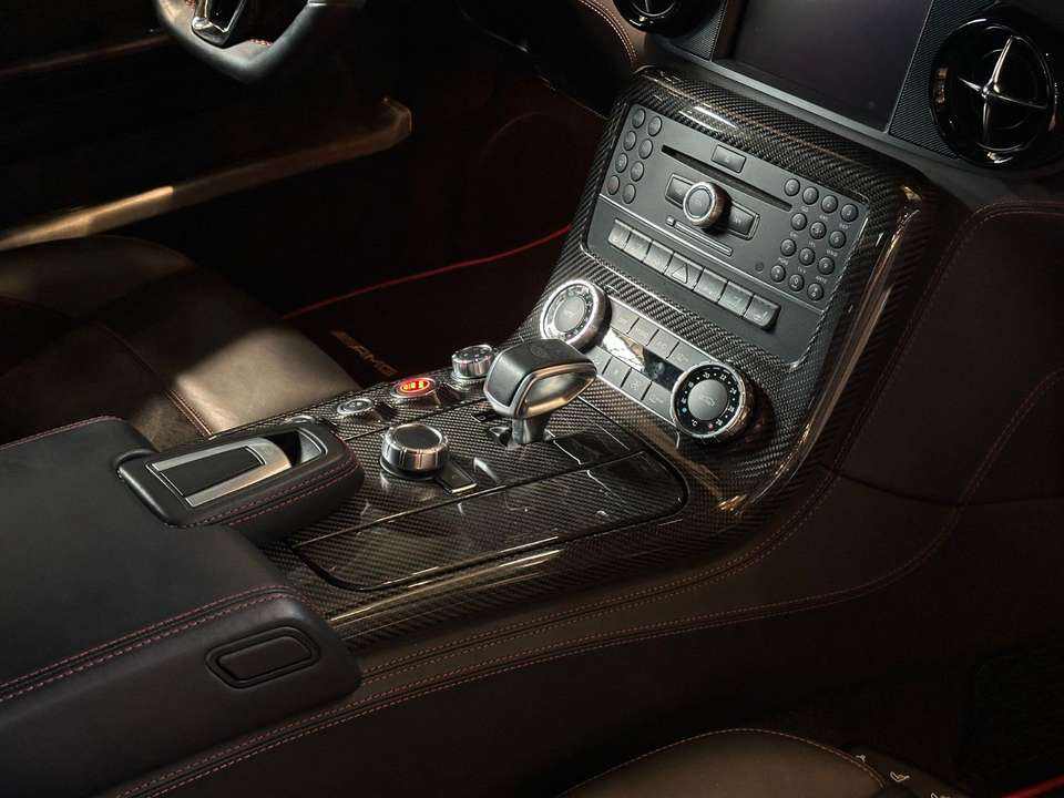 Mercedes-Benz SLS - Imagem 11